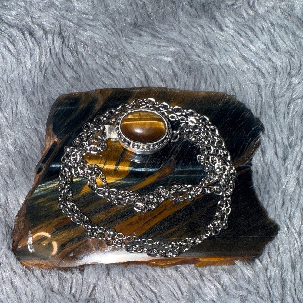Tigress - Tigers Iron Eye Stainless steel double wrap front closure bracelet - Picture 4 of 5